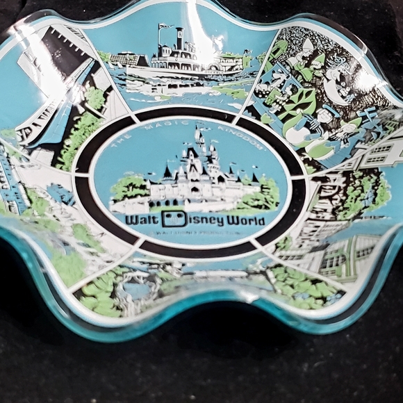 Vintage Walt Disney World MAGIC KINGDOM Blue Souvenir Glass Candy Plate - Picture 5 of 9